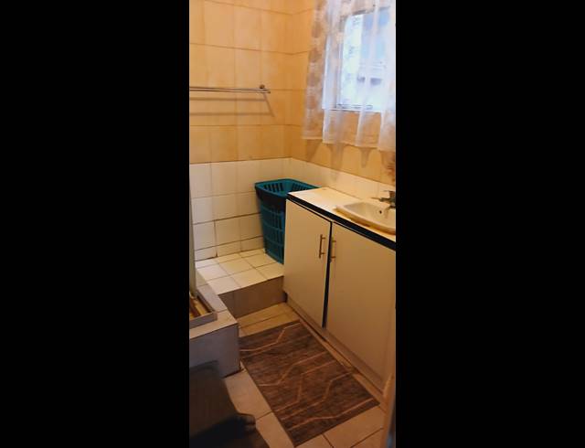 1 BEDROOM ROOM TO LET IN DURBAN CENTRAL